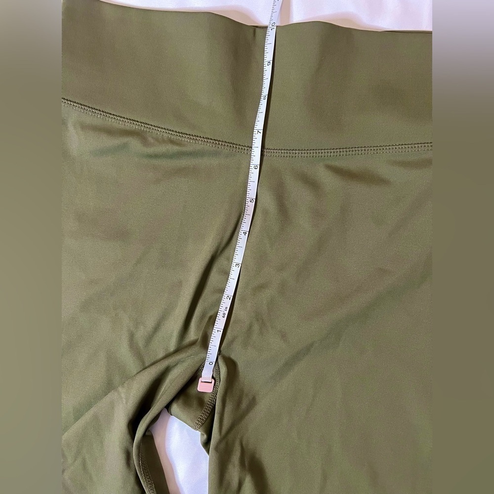 MWL by Madewell Form High-Rise 7" Biker Shorts in Kale Green Medium - Picture 12 of 14